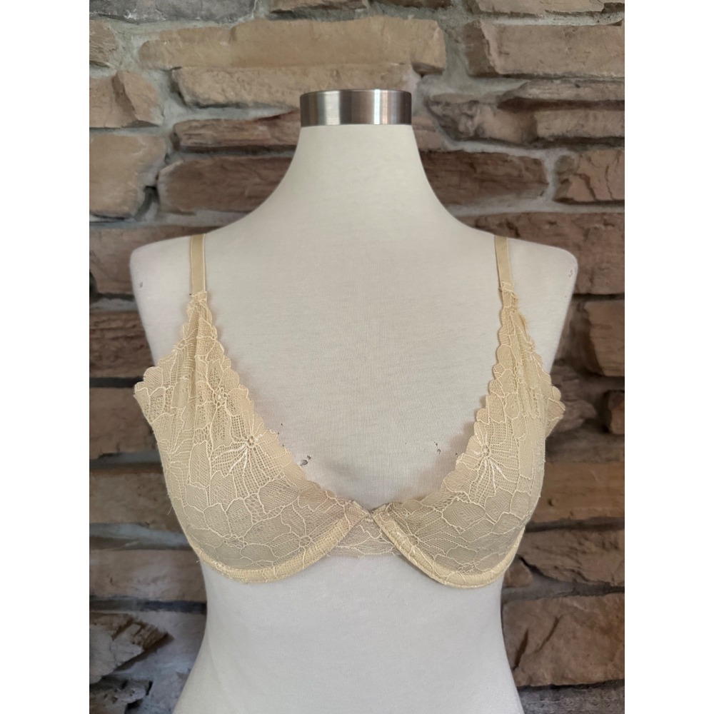 Out From Under Urban Outfitters Floral Lace Underwire Bra Pale Yellow 36D
